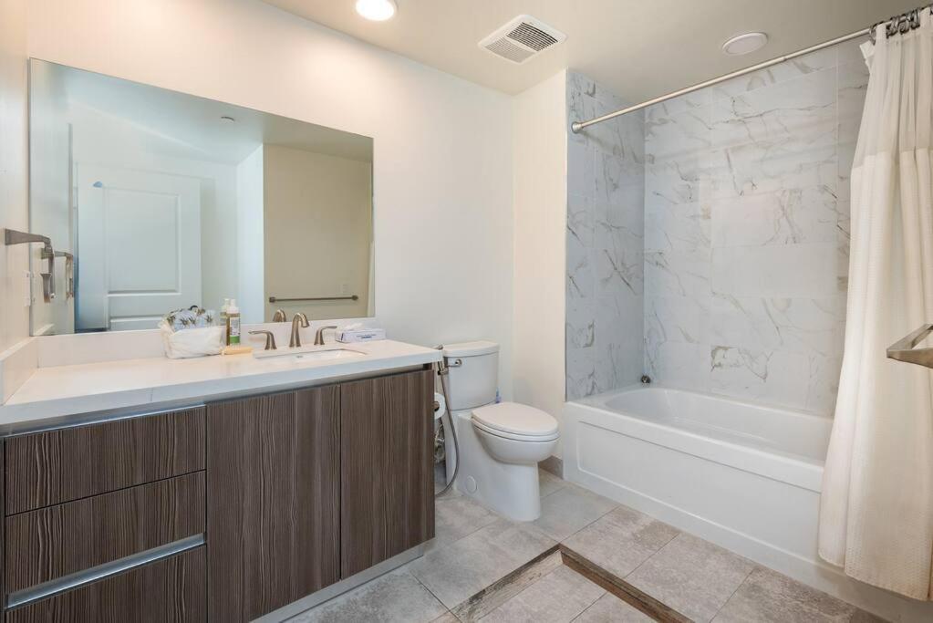 Luxurious Penthouse In Beverly Hills - Sleeps 10 Лос-Анджелес Экстерьер фото