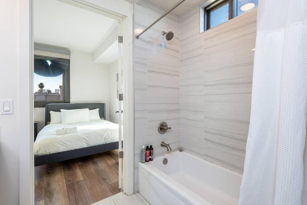 Luxurious Penthouse In Beverly Hills - Sleeps 10 Лос-Анджелес Экстерьер фото